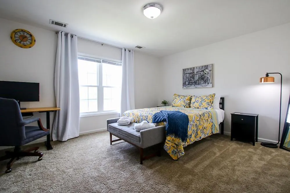 Oh Henry Townhouse For 6, 2 Miles From Downtown-1