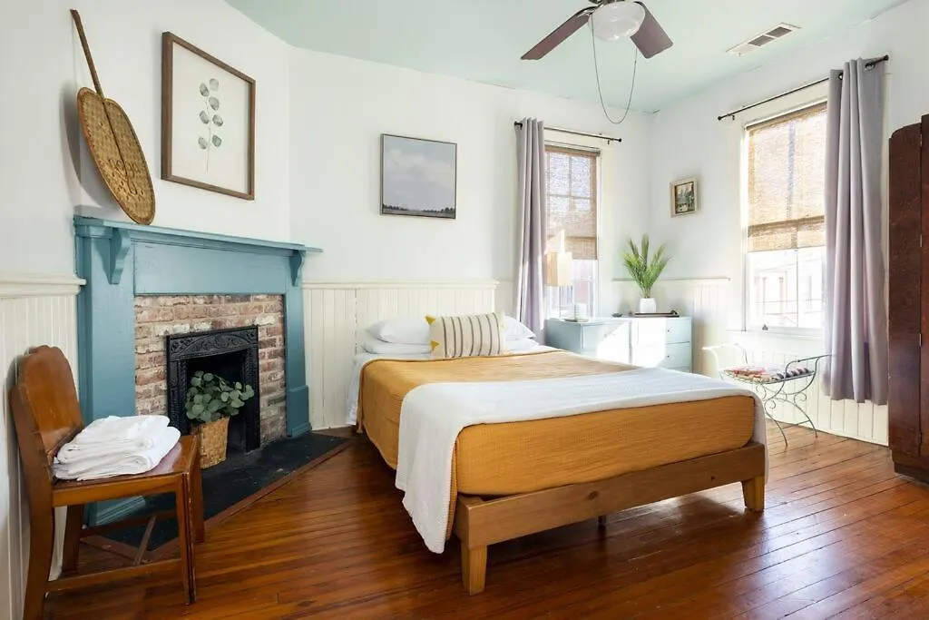 Beautiful Historic 1908 Townhome Near Forsyth Park-1
