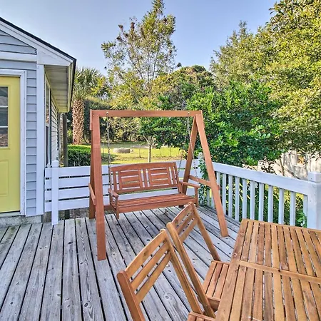 Cozy Family-Friendly Home Near Historic District!-2