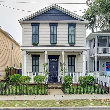 Cozy Savannah Vacation Rental W/ Fenced Courtyard!-3
